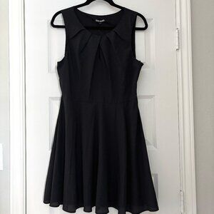 👗 Express sleeveless little black dress with keyhole neck 👗